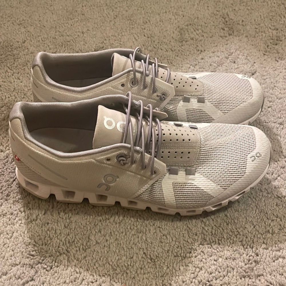 ON Cloud running shoe